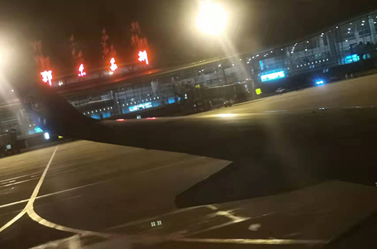 夜深霜重廣眾技術人員鄂爾多斯安裝空壓機斷油綜合保護裝置